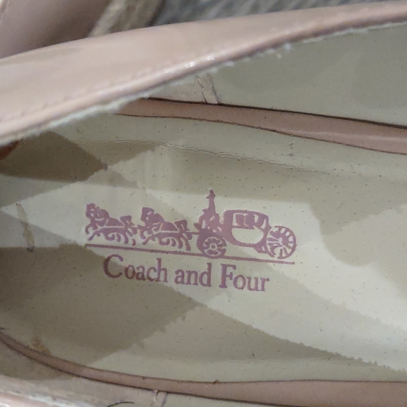 Beautiful shoes by Coach 🌼☘️⭐ - Picture 8 of 12